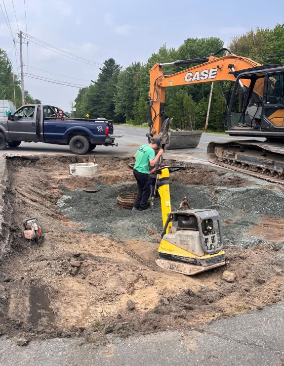 Image pour la réalisation: Réfection et agrandissement de stationnement commercial